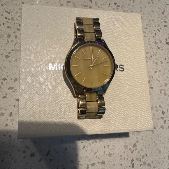 Women’s Michael Kors Watch - Picture 2 of 3